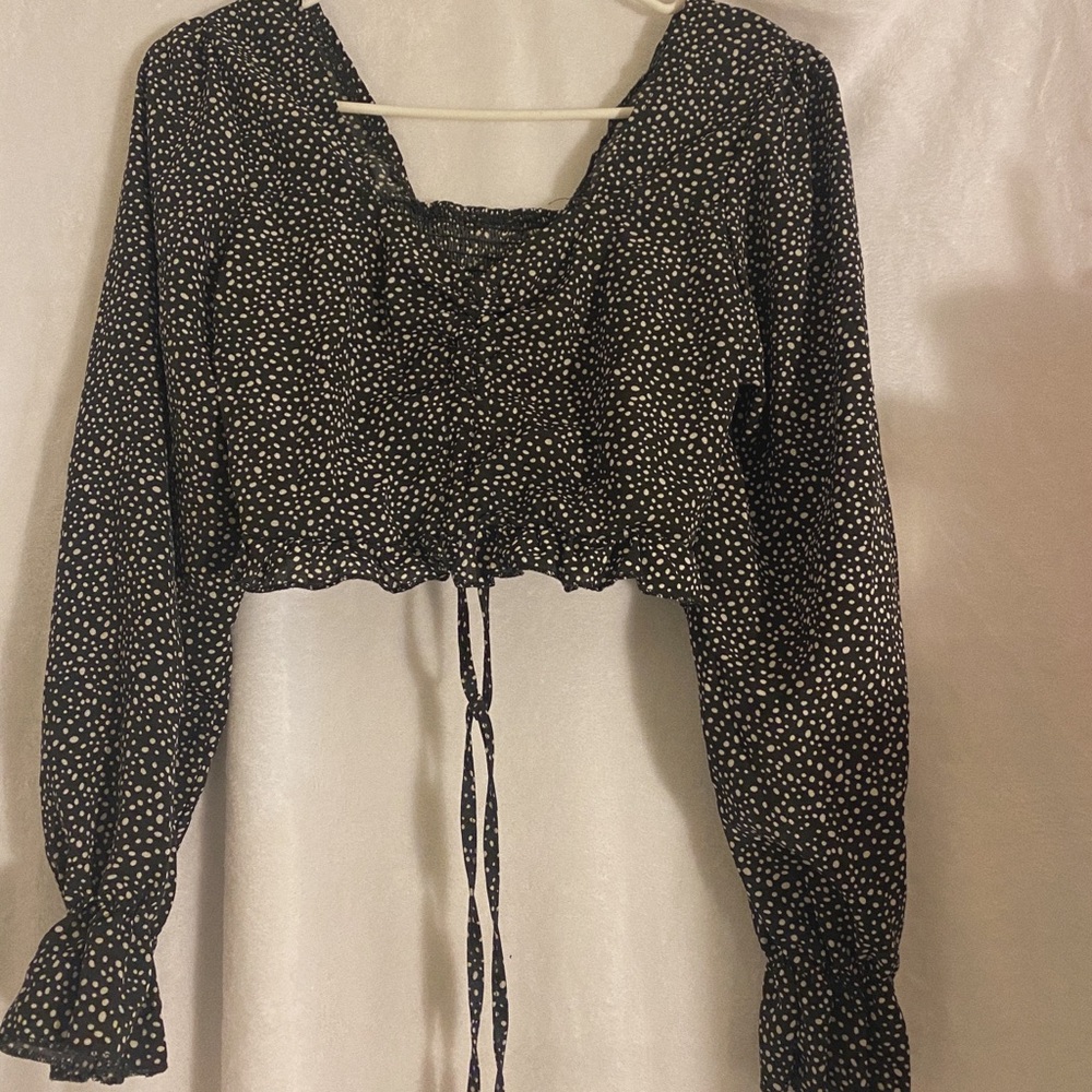 ❁ Polk a dot Ruched Crop Top